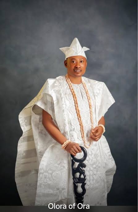 Prince Odelola Congratulates the new Olora of Ora Kingdom